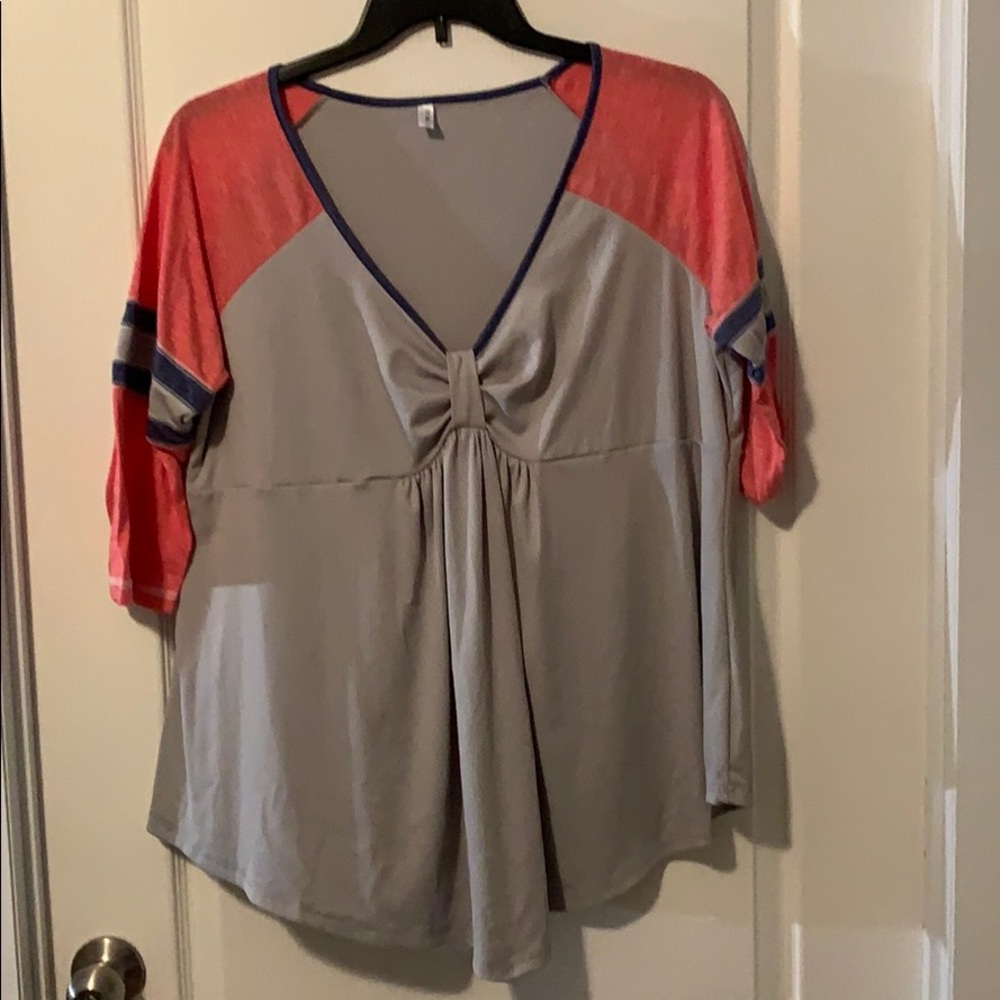 Grey and Pink 3/4 Sleeve Shirt - Sz 4XL